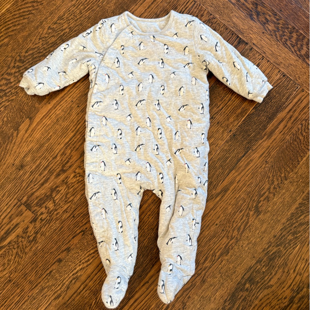 Baby Gap penguin one piece cozy footie, 9-12 months Fuzzy